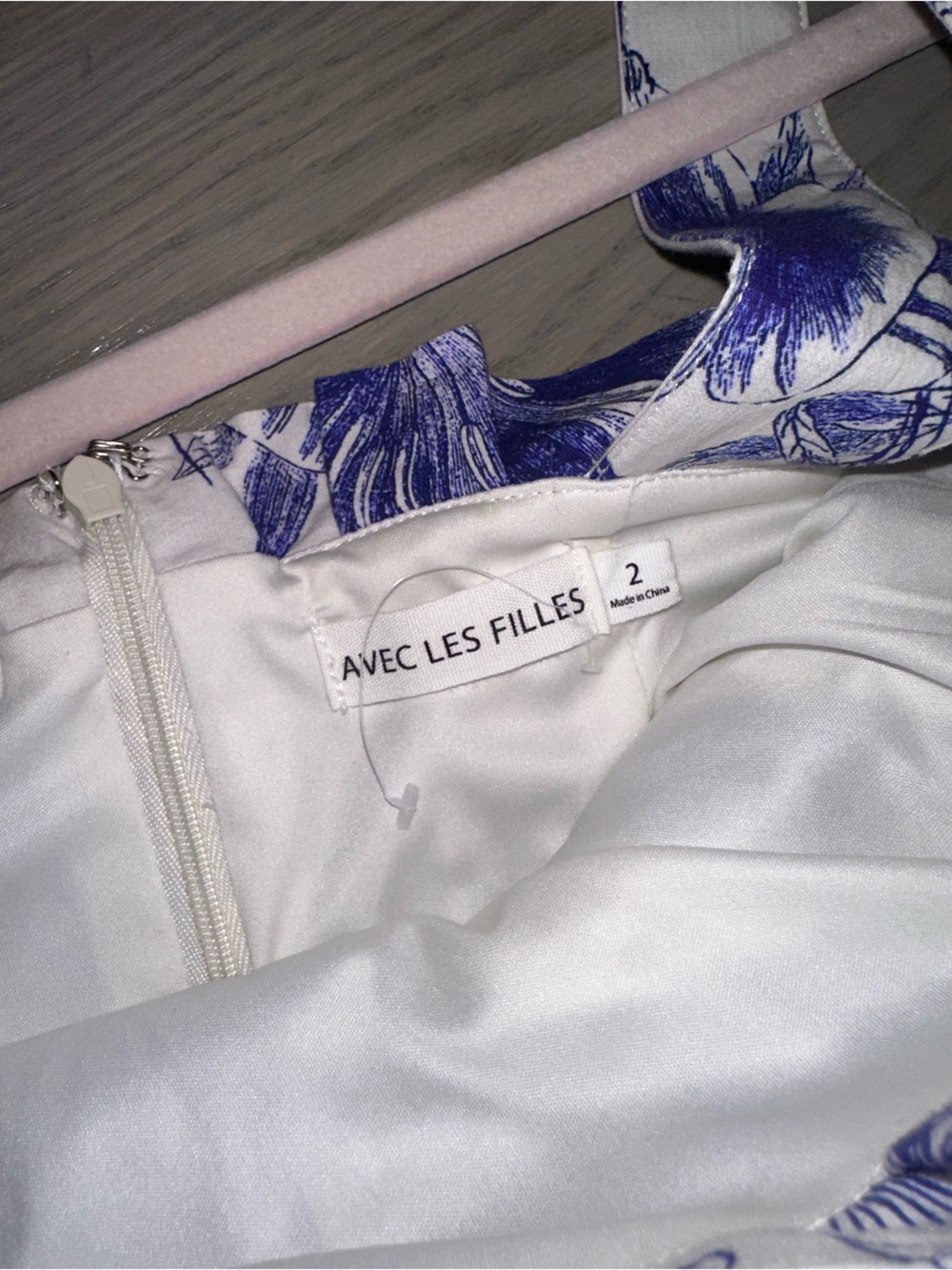 Avec Les Filles White Midi Dress with Blue Floral Print - Picture 3 of 3